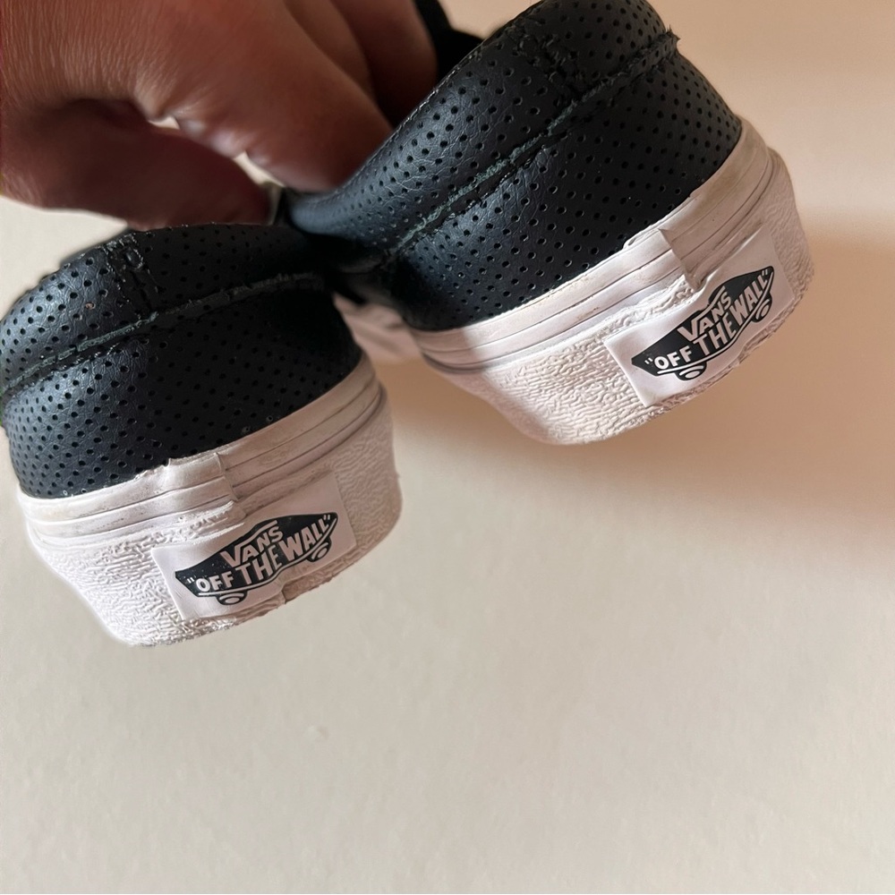 Vans - Picture 4 of 6